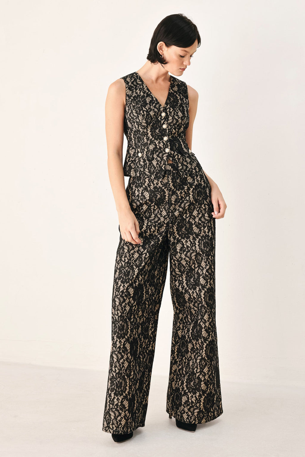 LACE THEORY BLACK/CAMEL WOVEN VEST