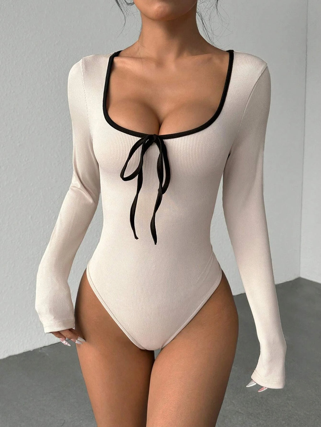 Color-Block Bow Detail Long-Sleeve Bodysuit