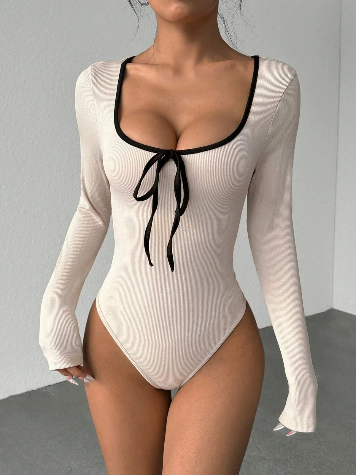 Color-Block Bow Detail Long-Sleeve Bodysuit